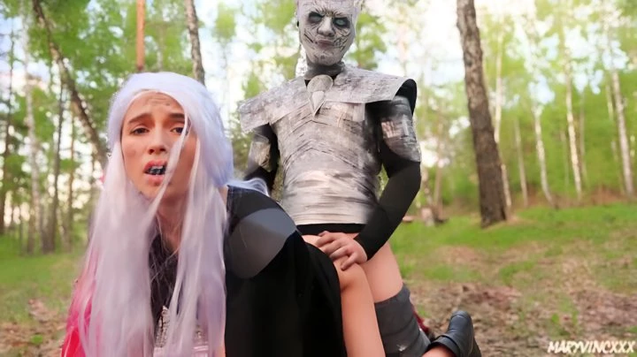 Daenerys Gave A Gentle Blowjob To The King Of The Night And Gave Him A Pussy Fuck In A Porn Parody