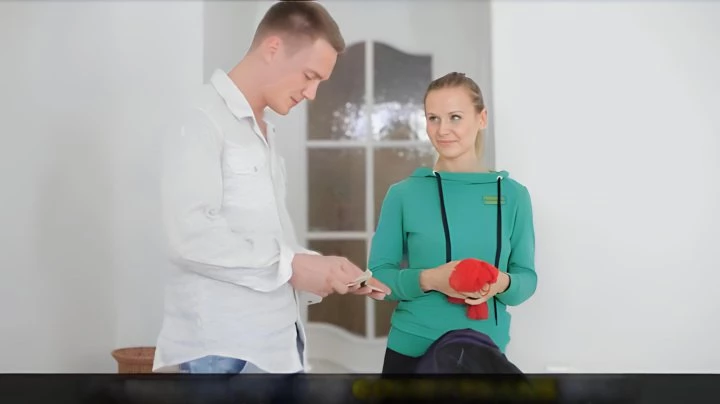 Seduced By New Underwear, A Russian Girlfriend Gets A Chance To Fuck In Her Pussy For Money