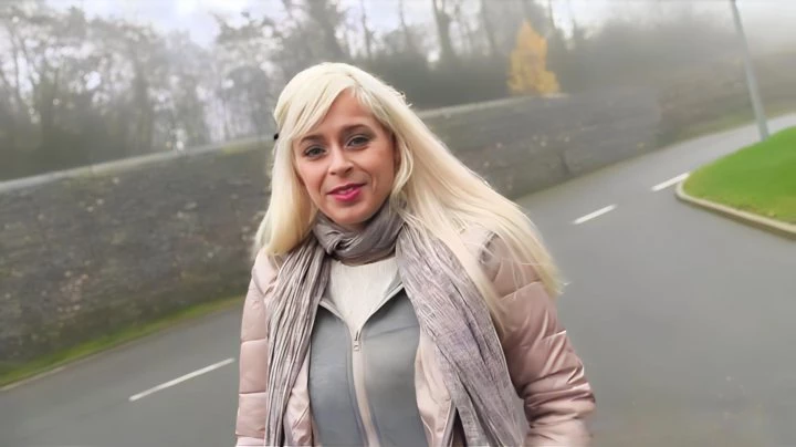 The Young Lady Jumped Into A Car To A Pickup Truck And Gave Him A Blowjob In The Car With A Hookup For Money